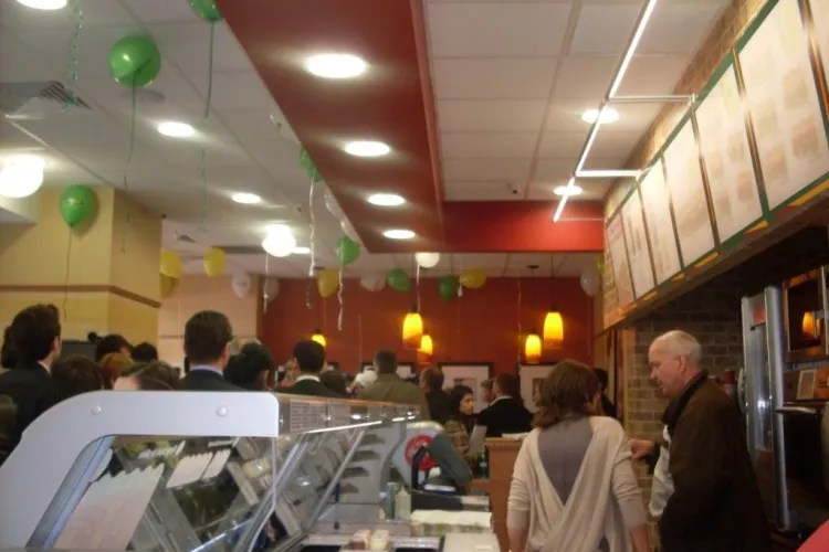 Cum arata primul Subway din Romania. Vezi si preturile