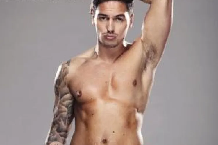 500 de femei i-au trecut prin pat pana la 24 de ani