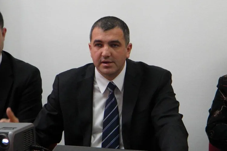 Sute de kilograme de alimente expirate in Cluj! OPC Cluj le-au oprit de la comercializare