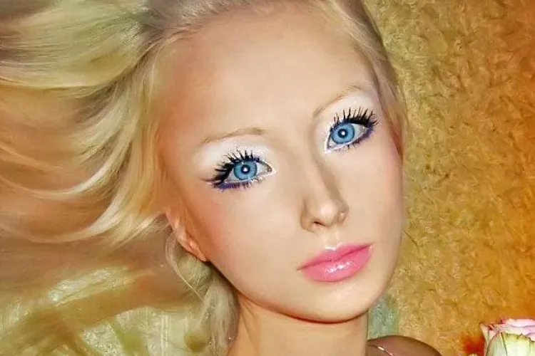 Cum arata femeia Barbie! Unii cred ca pozele sunt prelucrate FOTO