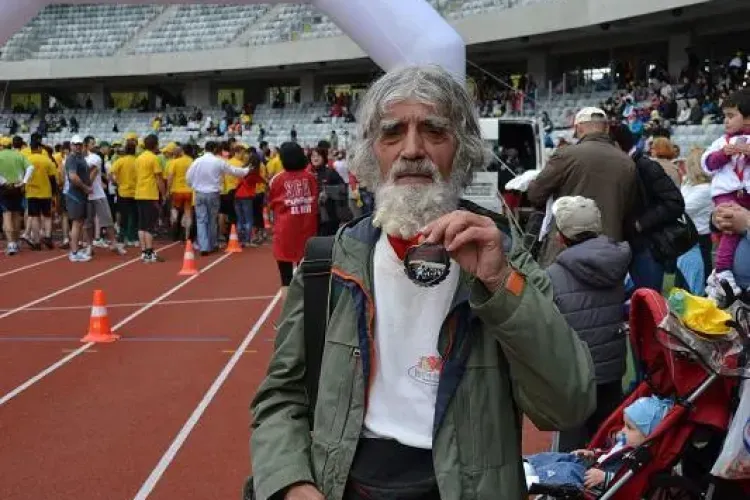 Alergator de 79 de ani la Maratonul International Cluj FOTO