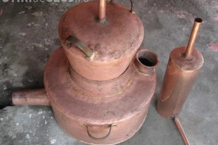 Patru tineri au furat un cazan de facut tuica din comuna Vad