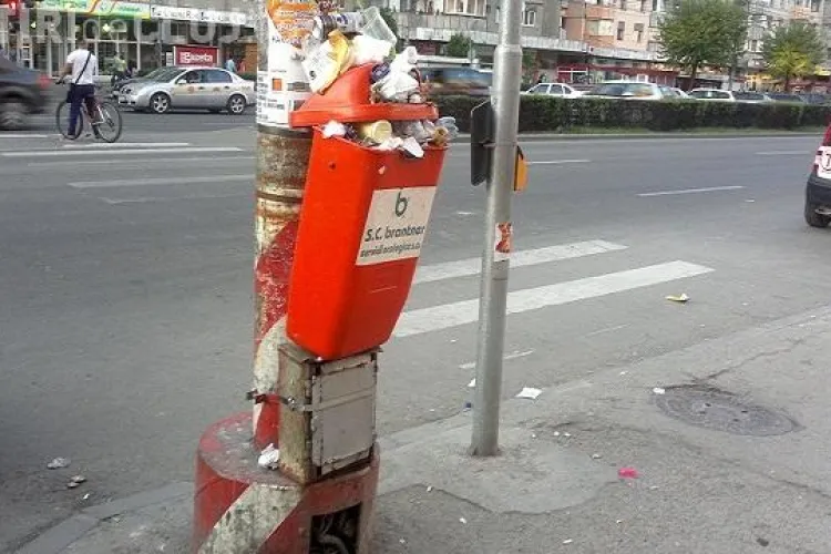 Mormane de gunoi in Piata Marasti FOTO STIREA CITITORULUI