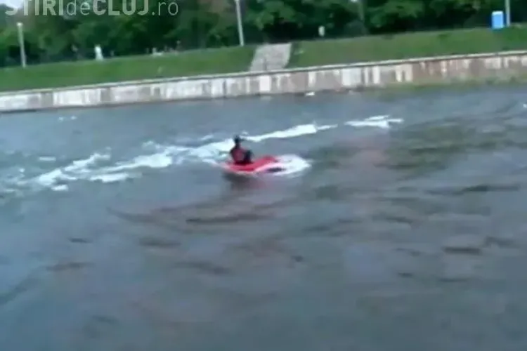 Cu caiacul pe Somes! Ar fi frumos ca raul sa fie navigabil? VIDEO