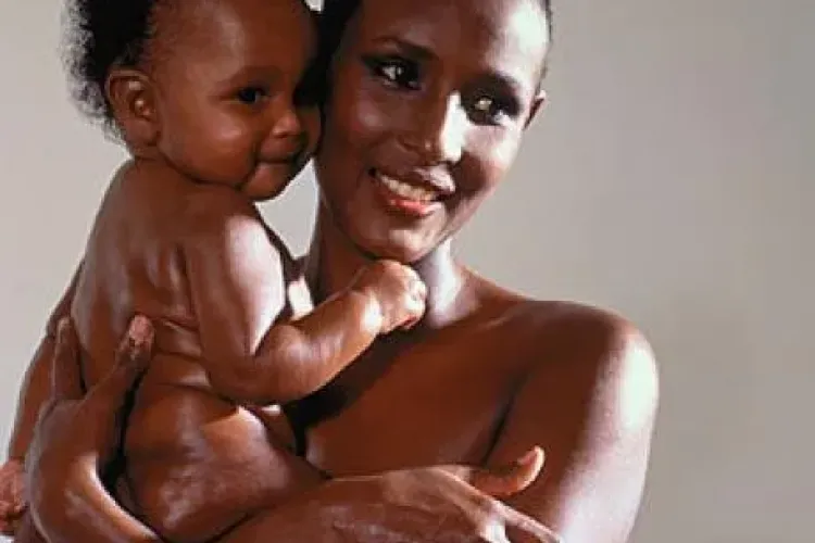 Fetitele de 10 ani, mutilate genital! Operatiile sunt facute de medici dentisti! VIDEO