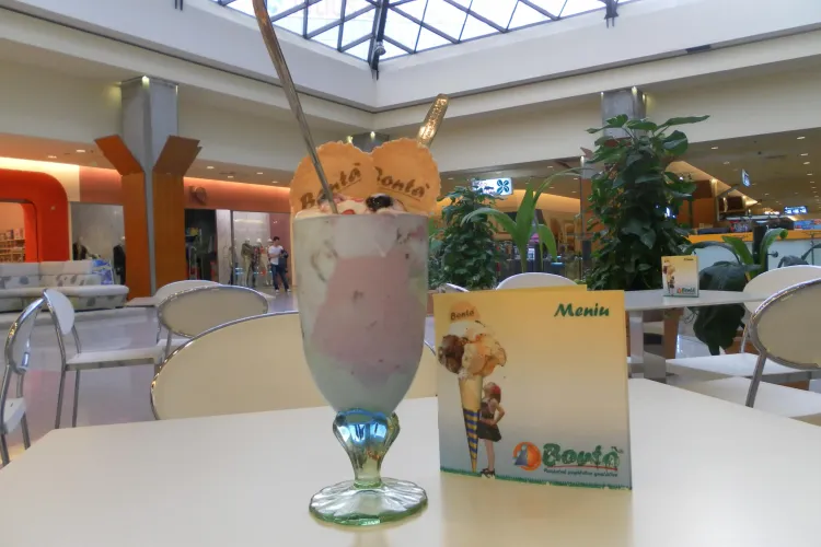 Dupa sarbatori racoreste-te cu o inghetata slaba in calorii la Gelateria Bonta(P)