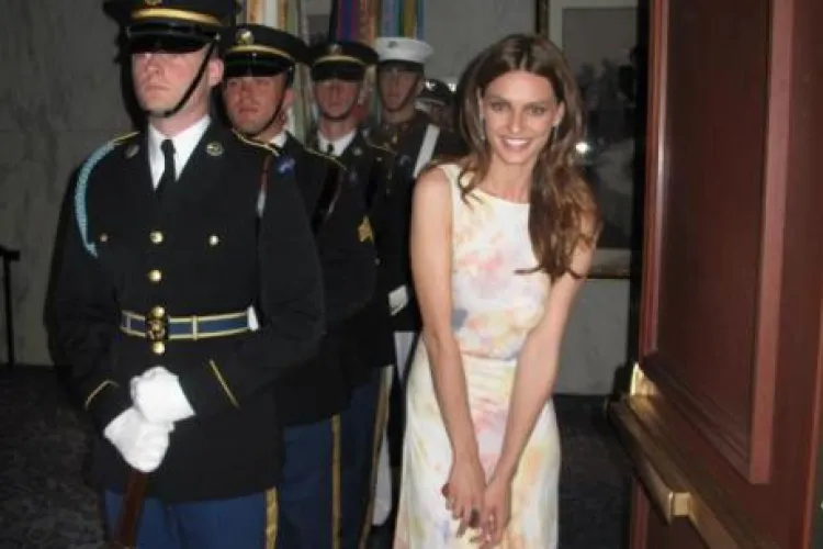 Catrinel Menghia, invitata la Casa Alba