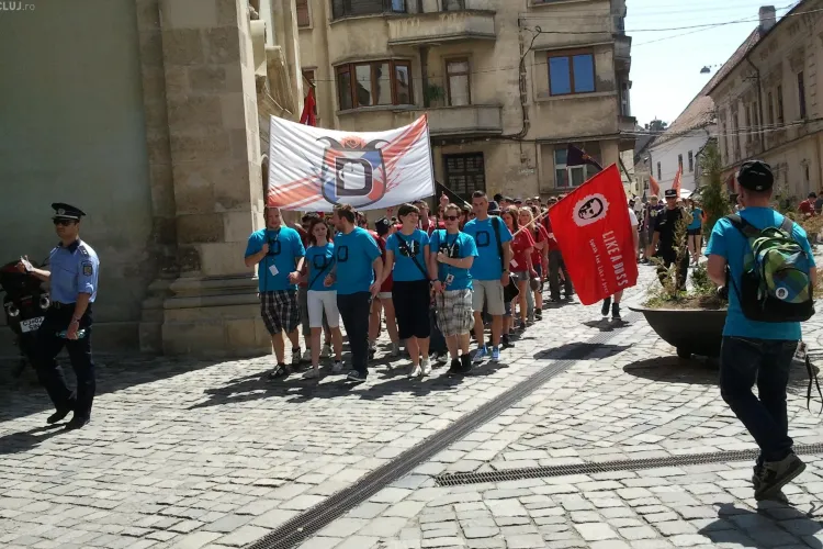 Zilele Studentilor Maghiari 2012! Tinerii au "ocupat" centrul Clujului FOTO