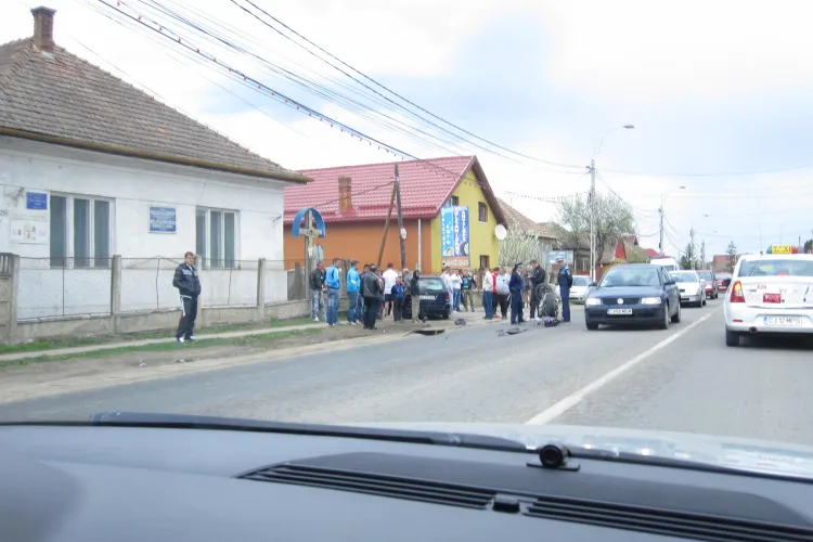 Accident in Floresti! Un motociclist a fost spulberat de soferul unui Ford FOTO