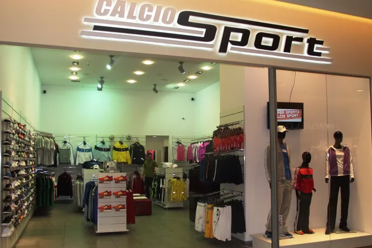 Adis Sportswear si Calcio Sport, doua noi magazine in Iulius Mall Cluj (P) FOTO