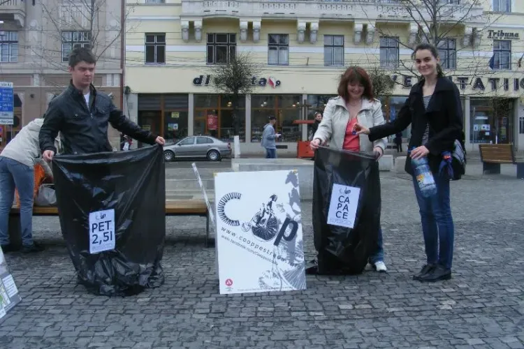 Cum a decurs colectarea PET -urilor din Piata Unirii, sambata, 21 aprilie FOTO