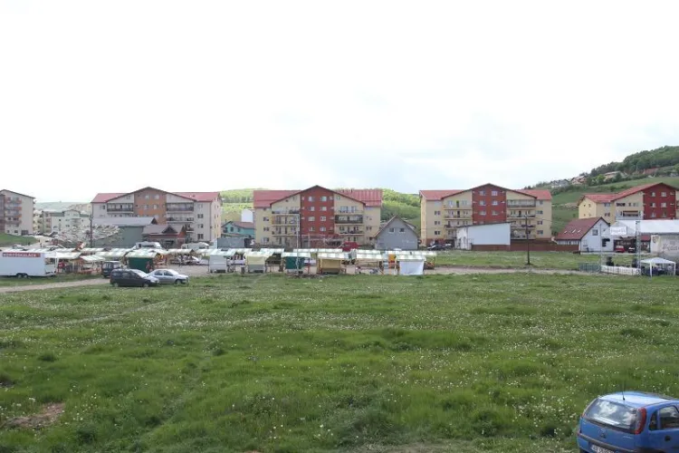 Produs de Cluj a ajuns intre blocuri la Floresti. Oamenii sunt deranjati de galagie FOTO