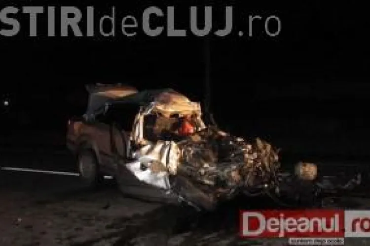 Accident la Jucu: O masina a izbit frontal un autocar. Corpul soferului a fost atat de zdrobit, incat nu a putut fi identificat VIDEO