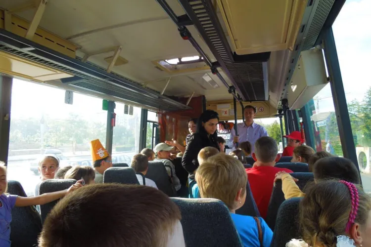 250 de copii din Savadisla s-au distrat la circul Acquatico Belluci, in urma unei initiativa caritabile FOTO