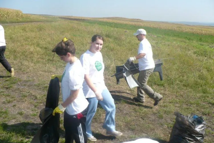 Comandamentul "Let's do it Romania", instalat la Iulius Mall Cluj