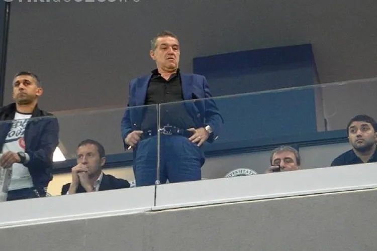 Gigi Becali asista la meciul U Cluj - CFR Cluj FOTO