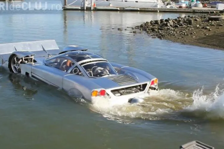 Vezi bolidul care merge si pe apa si pe uscat VIDEO
