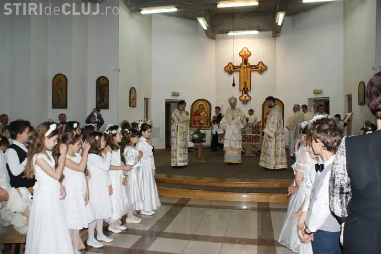 Prima impartasanie pentru 45 de copii greco-catolici din Cluj FOTO