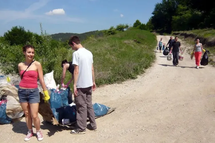 Let's do it Romania - Clujul a adunat 13.000 de saci cu gunoaie