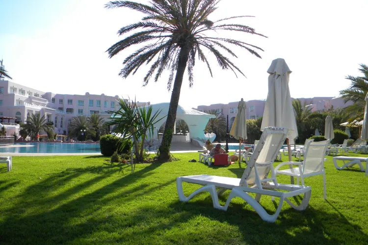 Tunisia vrea sa atraga, pana in 2015, 50.000 de turisti romani pe an. Obiective: Tunis și Sahara