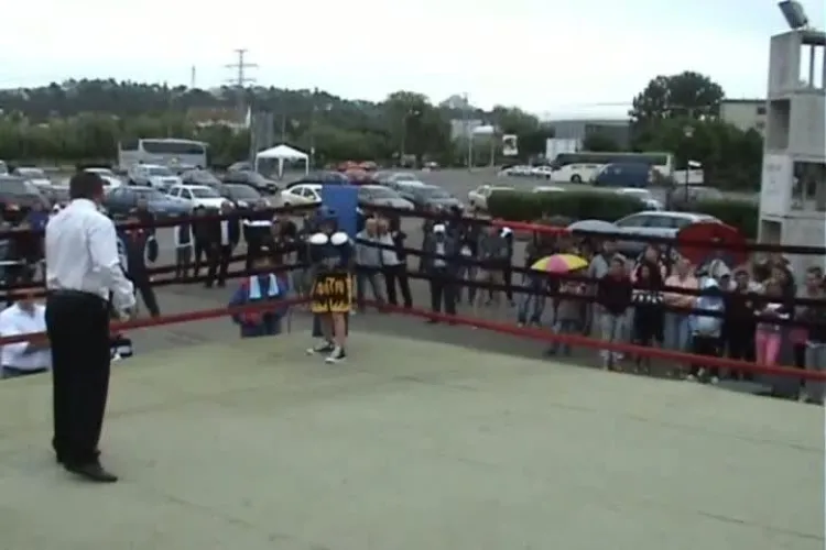 Acuzatii la competitia de box de la ZILELE CLUJULUI! O echipa s-a retras dupa ce ringul a fost montat afara VIDEO