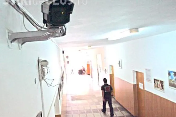 Ministerul Educatiei cumpara 3.107 camere video pentru bacalaureat si 4.520 pentru evaluarea nationala