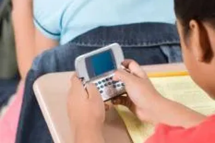 De acum, parintii pot supraveghea orice miscare face copilul lor pe telefonul mobil. Vezi cum!