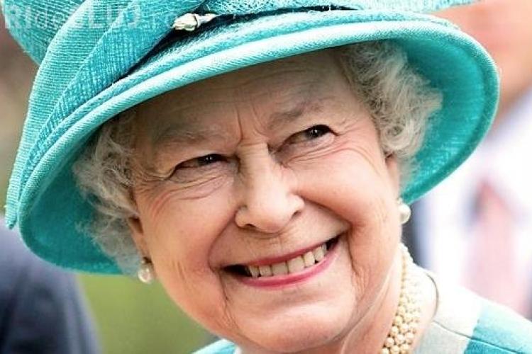 Rochiile Reginei Elisabeta a II a poarta fiecare cate un nume