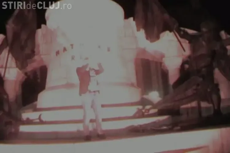 Cadu s-a urcat pe statuia lui Matei Corvin, in aplauzele suporterilor CFR Cluj VIDEO