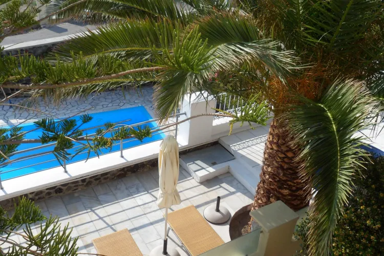 Va place sa fiti rasfatati cand mergeti in vacanta? In Creta si Santorini veti gasi mai mult decat sperati: lux, exotism, romantism! Vezi FOTO