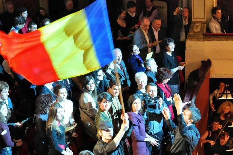 ZILELE CLUJULUI: Spectacolul Nabucco '12 jucat in Piata Unirii