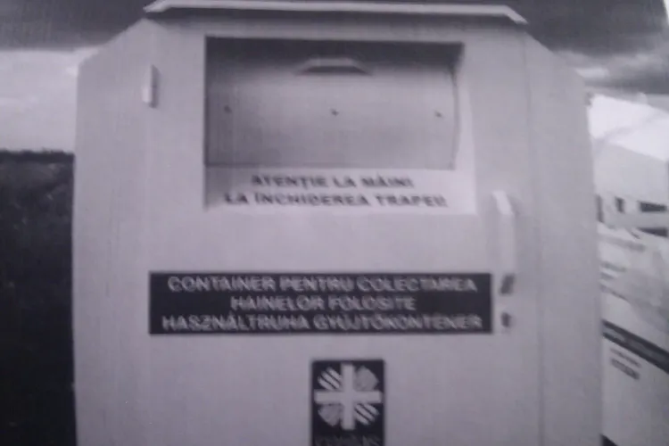 Clujenii pot dona haine in containere speciale, amplasate pe strazi VIDEO