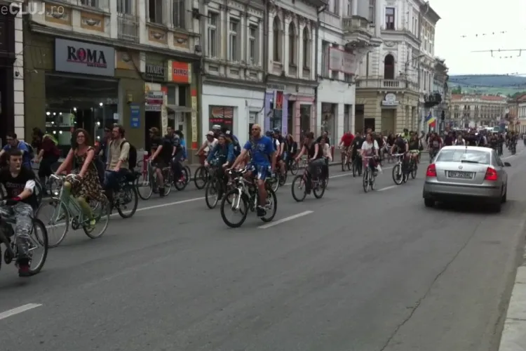 Biciclistii au luat cu asalt strazile Clujului VIDEO
