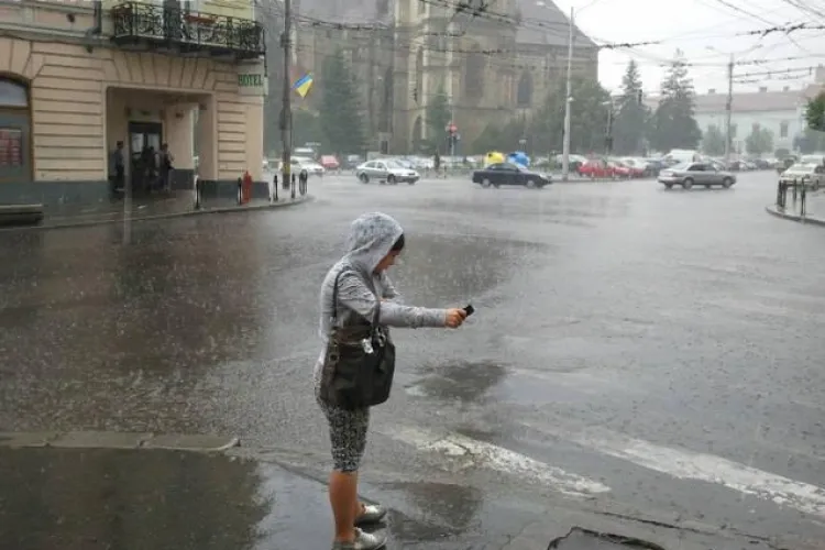 Furtuna cu grindina la Cluj! CODUL GALBEN e in vigoare pana miercuri VIDEO si FOTO