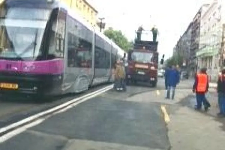 Tramvaiul ultramodern s-a si defectat la nici macar o zi de folosinta! FOTO
