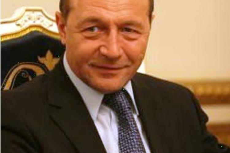 Traian Basescu i-a indemnat pe romani sa mearga la vot