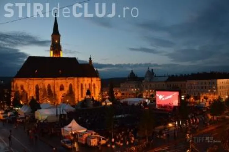 TIFF CLUJ - Peste 1500 de spectatori in Piata Unirii la deschiderea oficiala! Vezi ce personalitati au participat