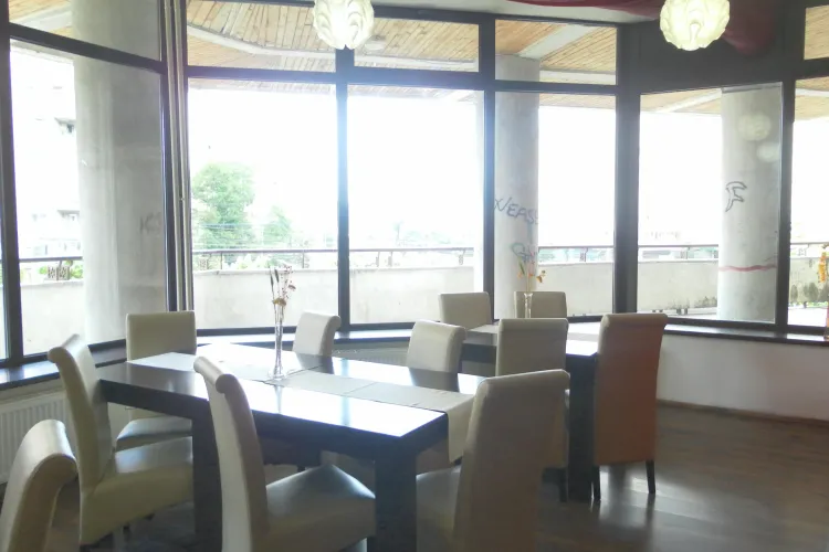 Ai pofta de o pizza buna? Pizza Prego te asteapta la o pizza cu bordura gustoasa(P)