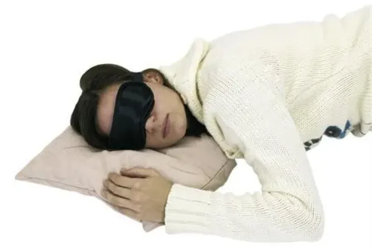 Omul care vorbeste in somn trebuie sau nu trezit?