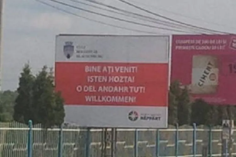 Nepotul lui Laszlo Tokes a amplasat la intrare in Cluj-Napoca un panou in maghiara, pe care scria "Bine ati venit!"