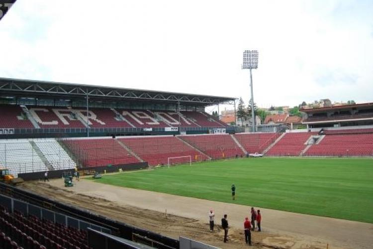 Gazonul de pe stadionul din Gruia este inlocuit FOTO