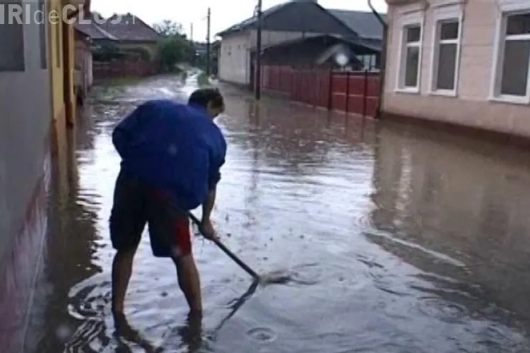 Inundatii la Huedin si Dej in urma furtunii de duminica seara