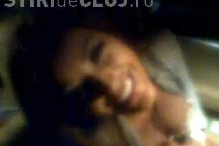 Bianca Drăgușanu cu sânii pe afară în mașină. Vezi cum dansează în trafic VIDEO