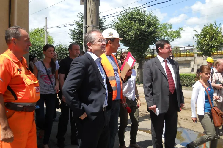 Se lucrează la linia de tramvai pe ruta Piaţa Gării – Bulevardul Muncii din tronsonul 2 VIDEO