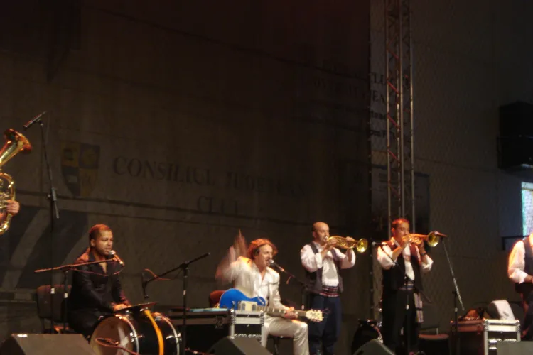 Goran Bregovic a facut show la Sala Sporturilor! Spectatorii au dansat pe rupte VIDEO