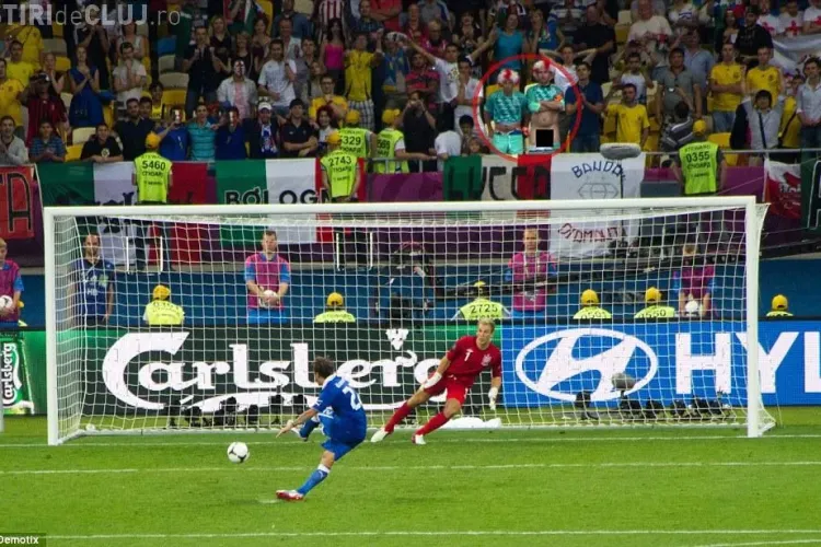 INCREDIBIL! Fanii englezi s-au dezbracat în spatele porții pentru a-i SOCA pe italieni FOTO