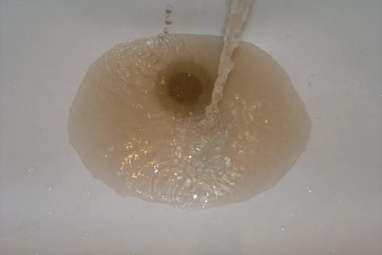 Vezi cu ce apă s-au spălat locuitorii din Mărăşti azi dimineaţă FOTO VIDEO 