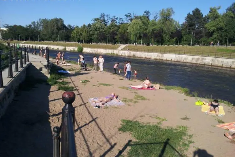 Plaja de pe malul Somesului, o alternativa pentru un weekend la Felix sau la strand FOTO