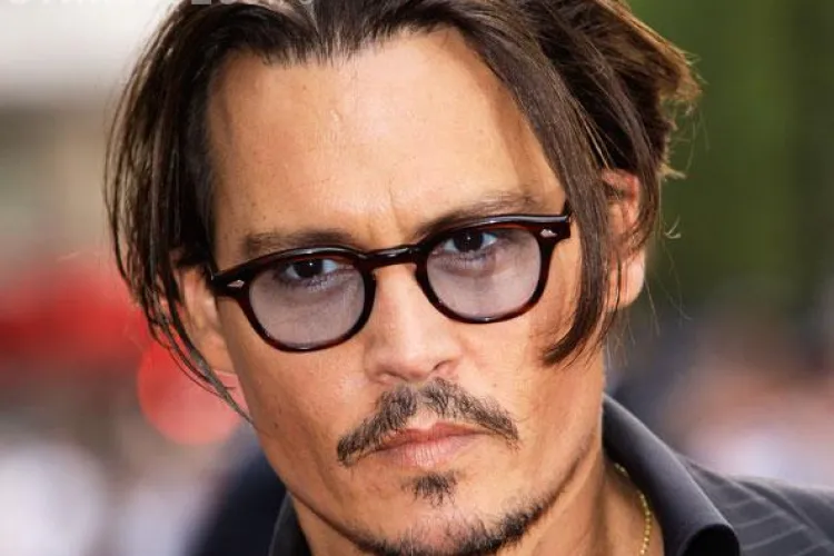 Johnny Depp are o nouă iubită. Vanessa Paradis e de domeniul trecutului FOTO