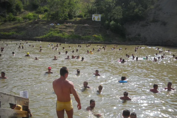 Măsuri pentru potolirea țiganilor care falimentează Băile Cojocna